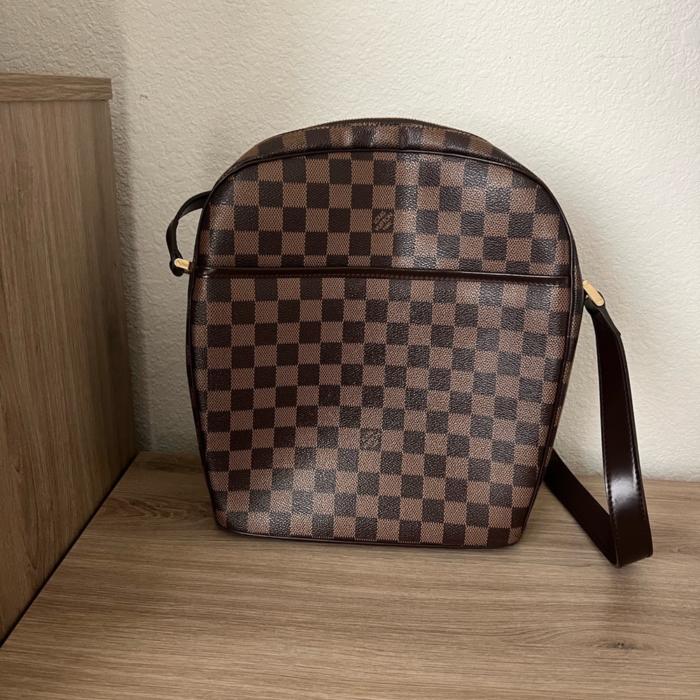 Authentic Louis Vutton Damier Ebene Ipanema PM